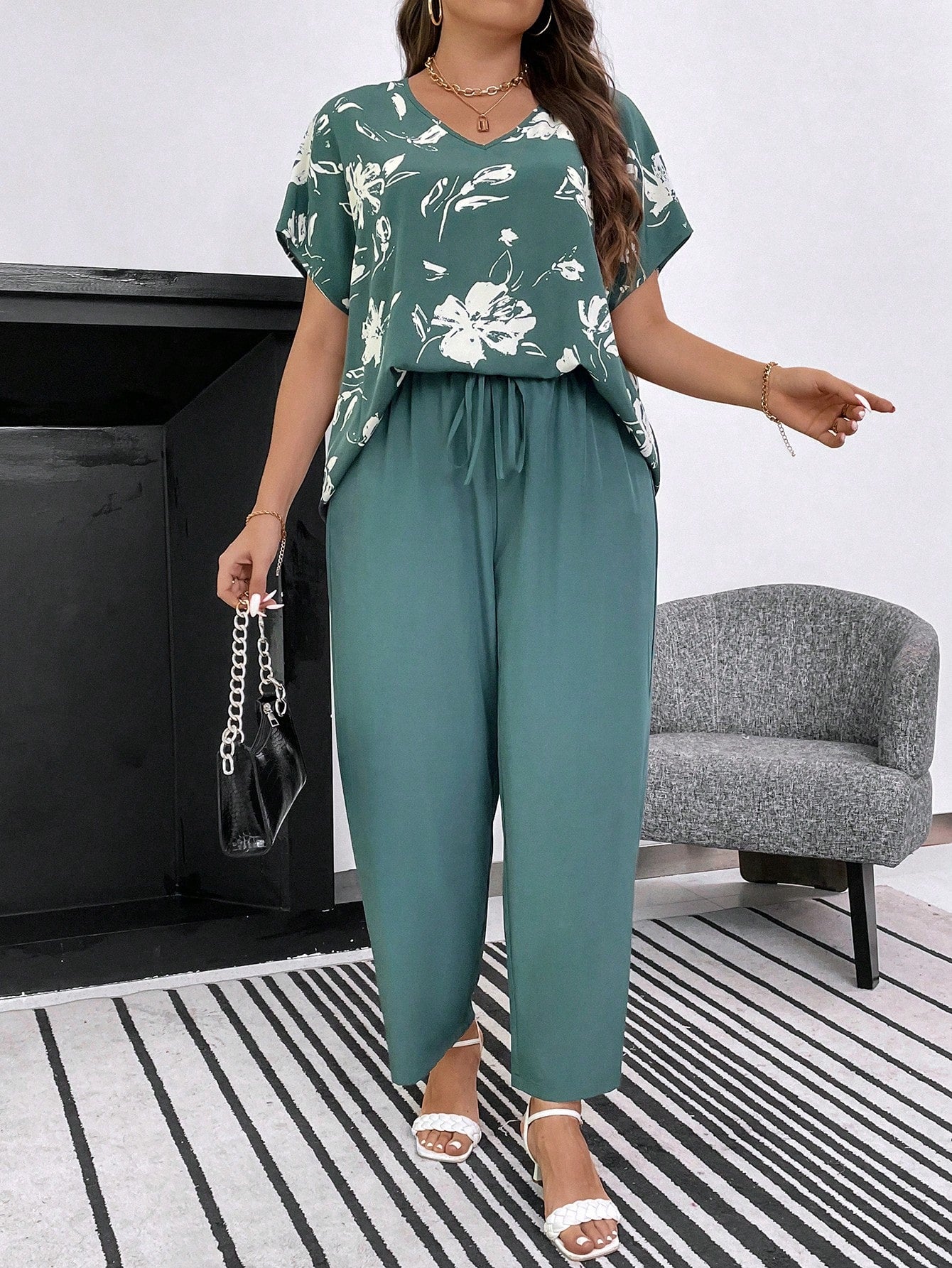 Conjunto Feminino de Blusa e Calça Gina. Plus Size.