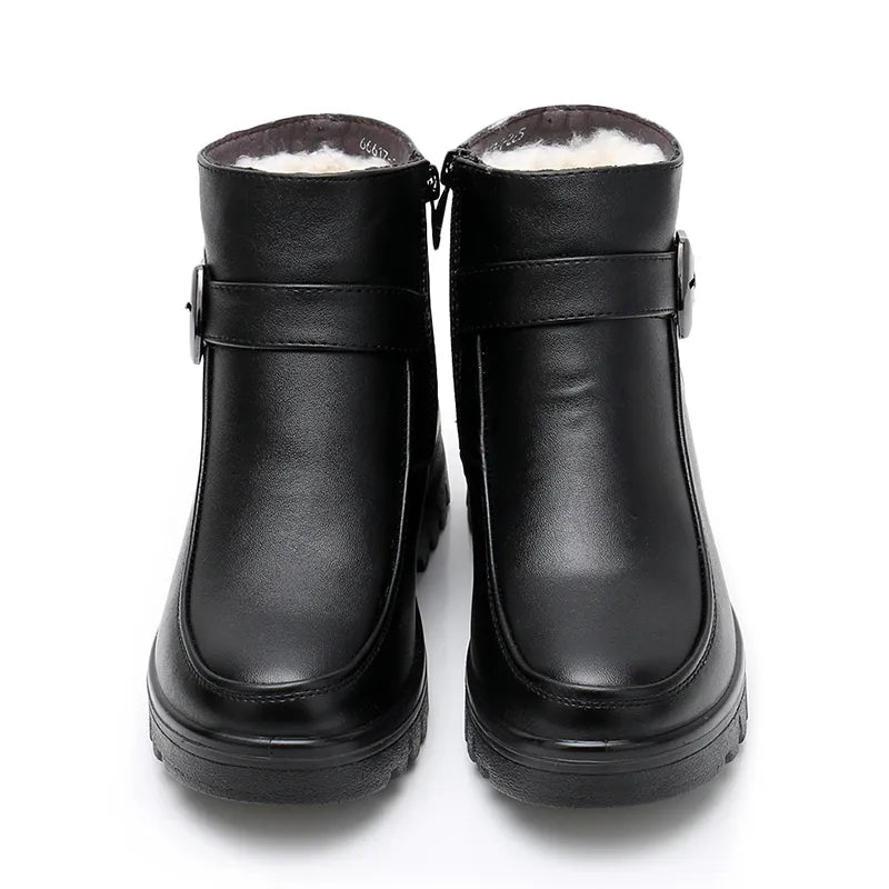 Bota Feminina de Couro Finds