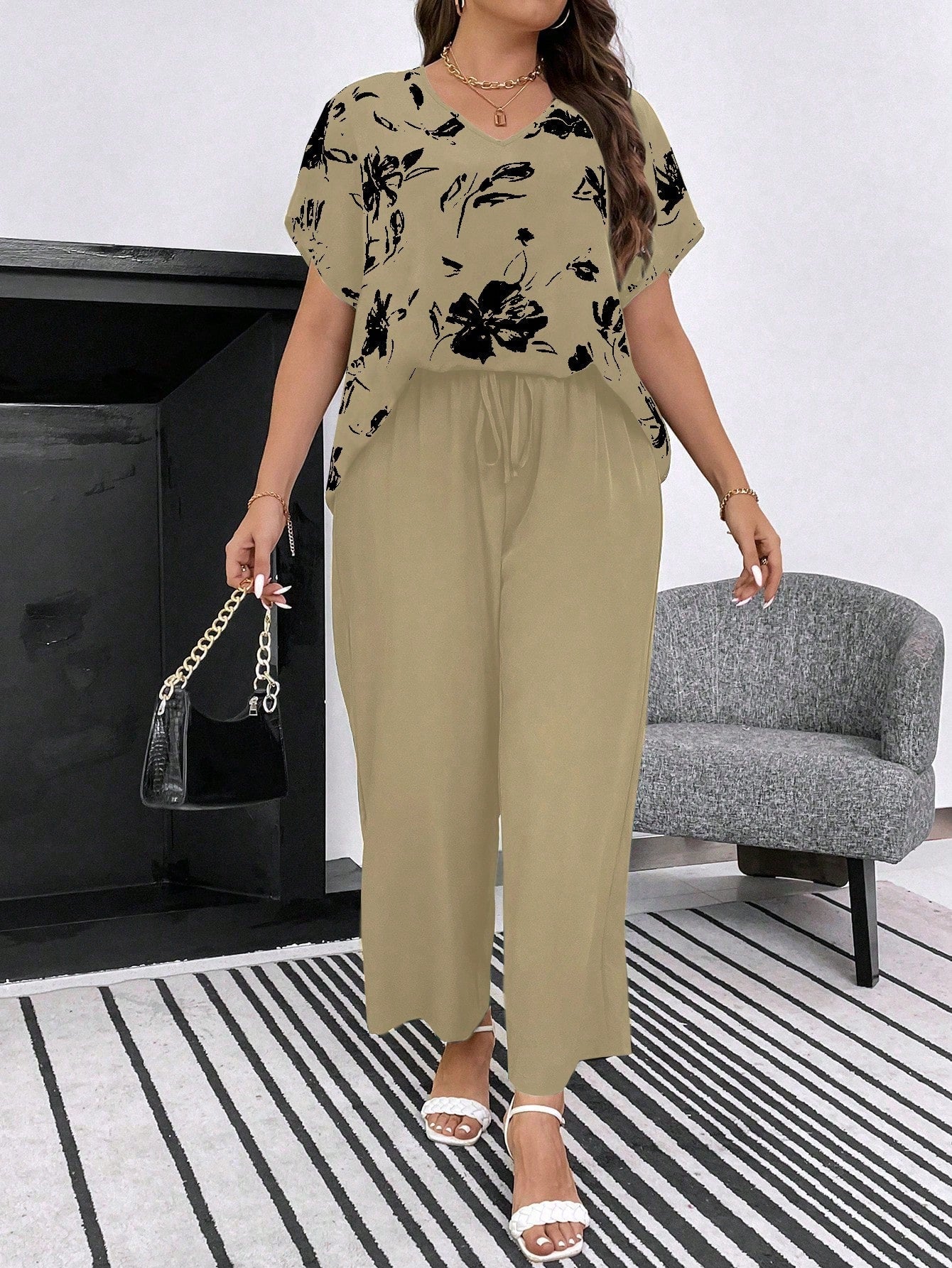 Conjunto Feminino de Blusa e Calça Gina. Plus Size.
