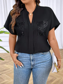 Blusa feminina manga curta com bolsos de lantejoulas Sofia. Plus Size