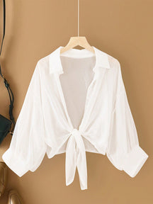 Blusa feminina de praia com amarre frontal Lilian. Plus Size
