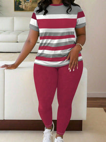 Conjunto feminino com camiseta listrada Kamala. Plus Size