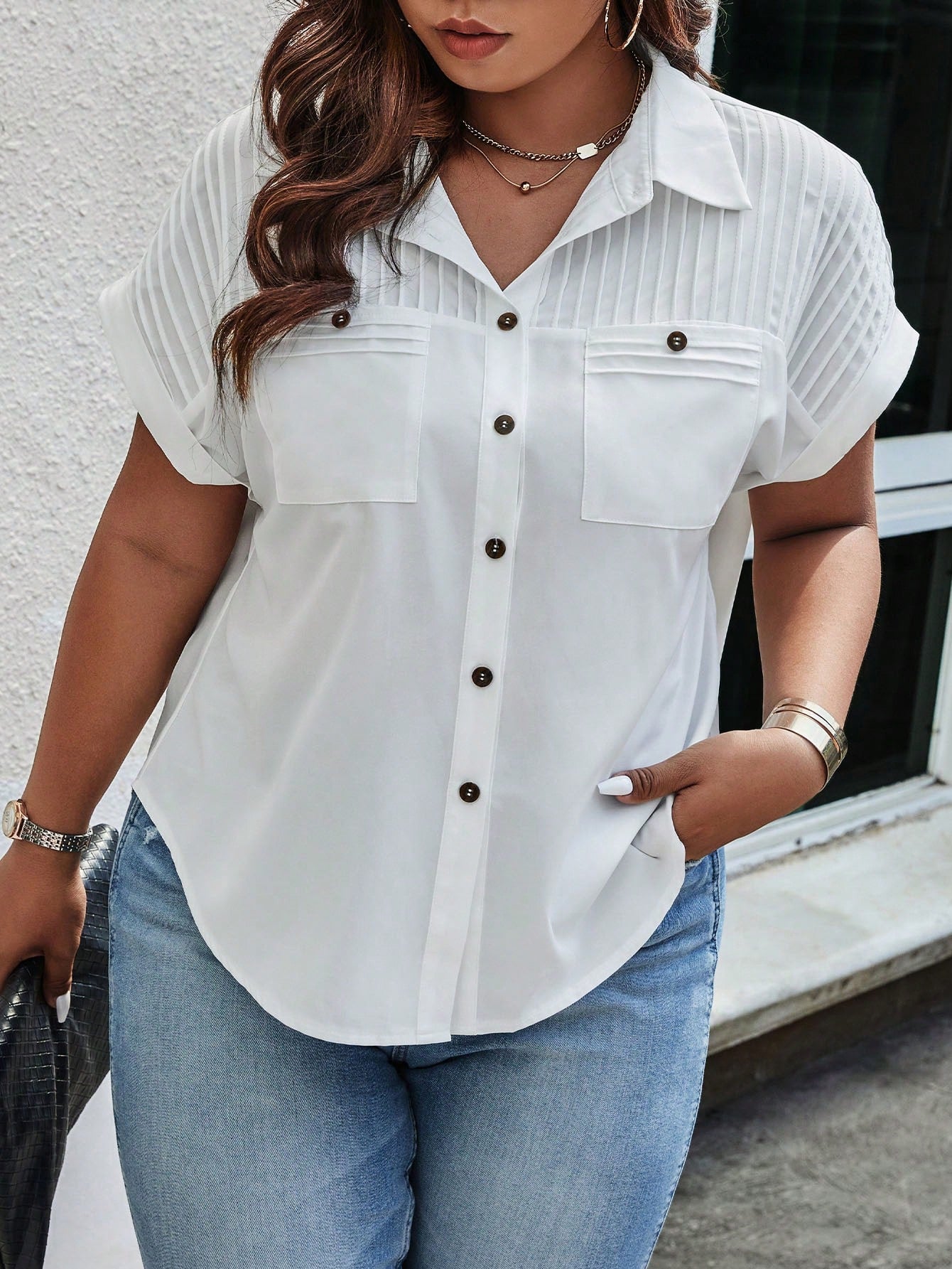 Blusa Feminina Plus Size Manga curta com detalhes Pérola