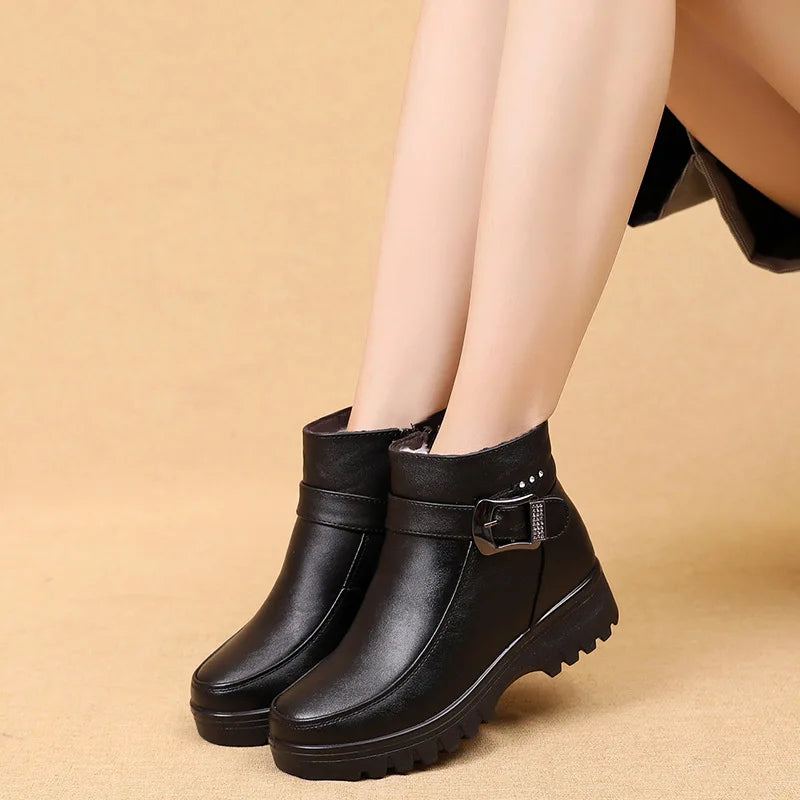 Bota Feminina de Couro Finds