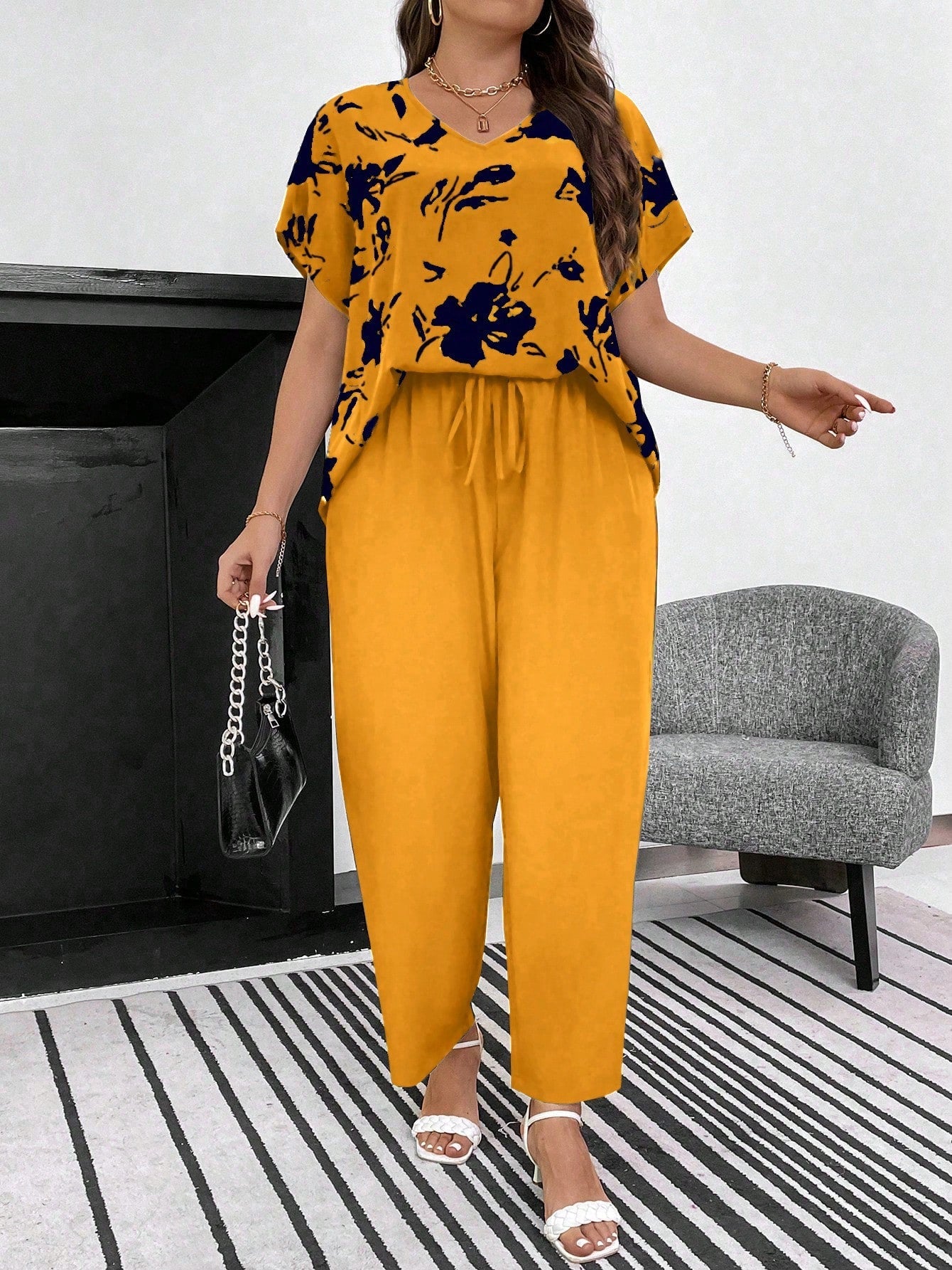 Conjunto Feminino de Blusa e Calça Gina. Plus Size.
